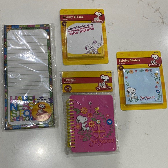 Peanuts Snoopy Pink and Yellow Stationery Collection 2011 - Picture 1 of 1